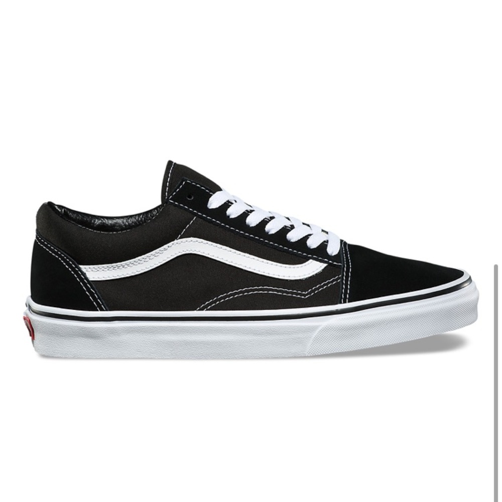 NWOT Vans Old Skool Skate Shoes Black White Sneaker 1 Inch Platform